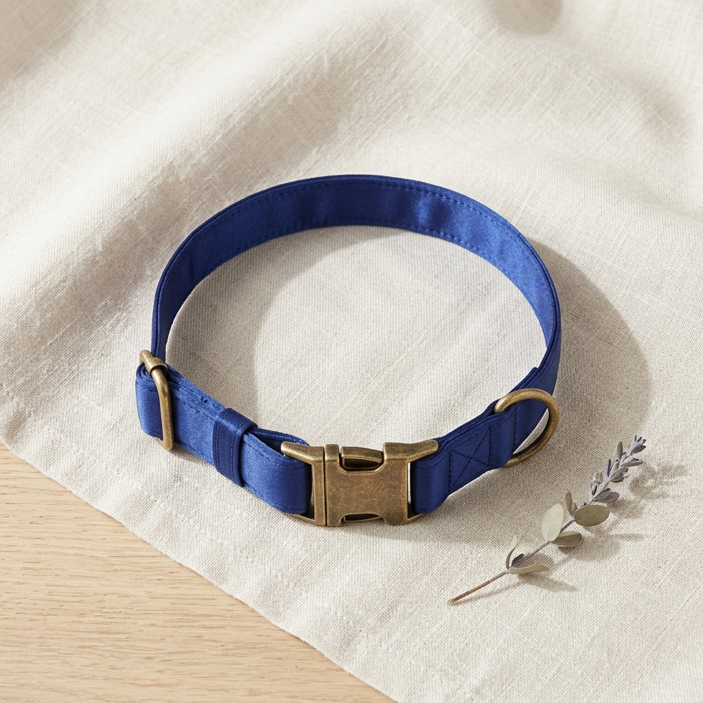 Salura Navy satin collar